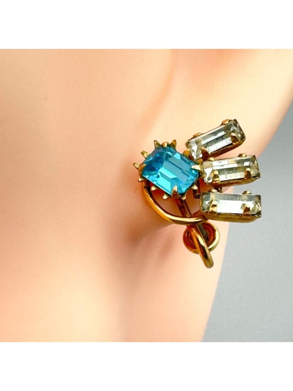 Vtg Art Deco 12k GF Blue Clear Rhinestone Screw-Back Earrings Ideal Jewelry MFG
